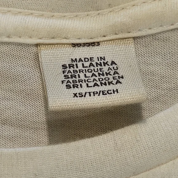 Levi's White Short-Sleeve Tee with Red Logo Size XS Casual Streetwear - Picture 6 of 7